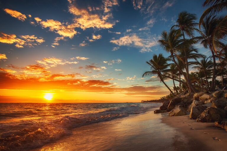 Sunrise,Over,The,Beach