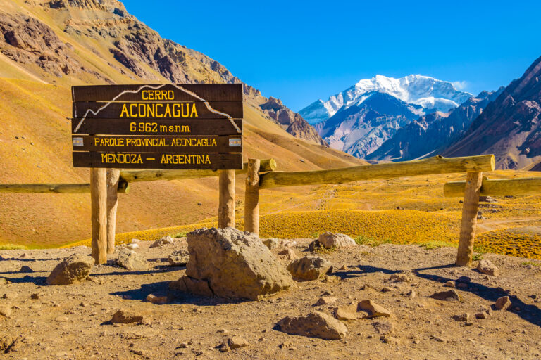 Spanish,Text,"aconcagua,Hill",,Mendoza,Province,,Argentina