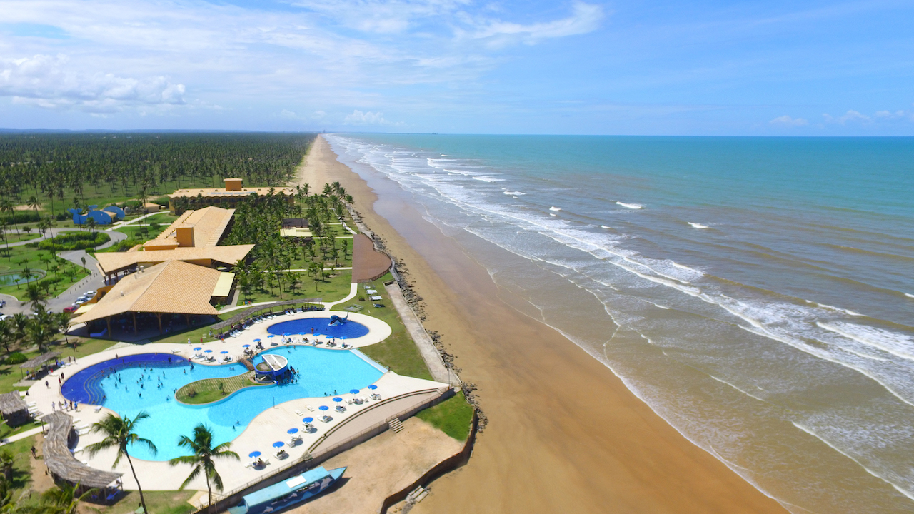 Makai Resort All Inclusive Aracaju Vista aerea resort e mar Urbi Viagens
