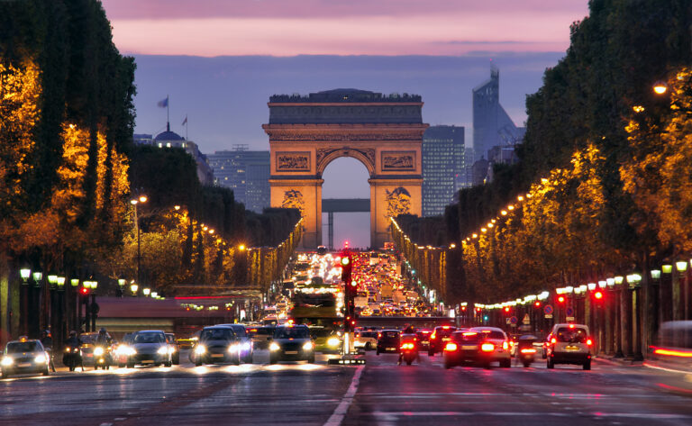 Paris,,Champs-elysees,At,Night