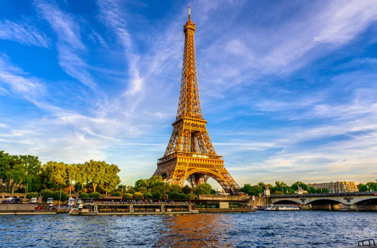Paris,Eiffel,Tower,And,River,Seine,At,Sunset,In,Paris,