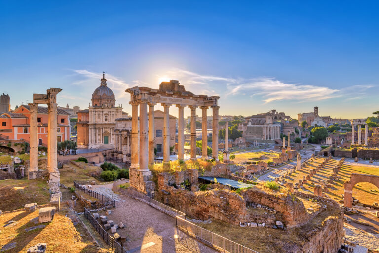 Rome,Italy,,Sunrise,City,Skyline,At,Roman,Forum