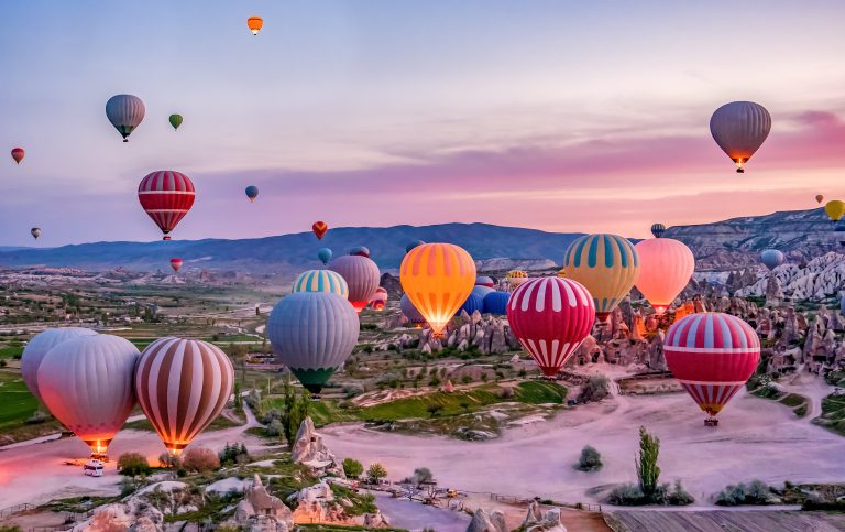 Colorful,Hot,Air,Balloons,Before,Launch,In,Goreme,National,Park,